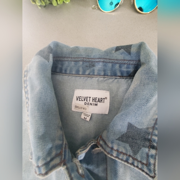 NWOT VELVET HEART Superbe veste en jeans oversize bleue claire, motifs étoilés - Picture 4 of 8